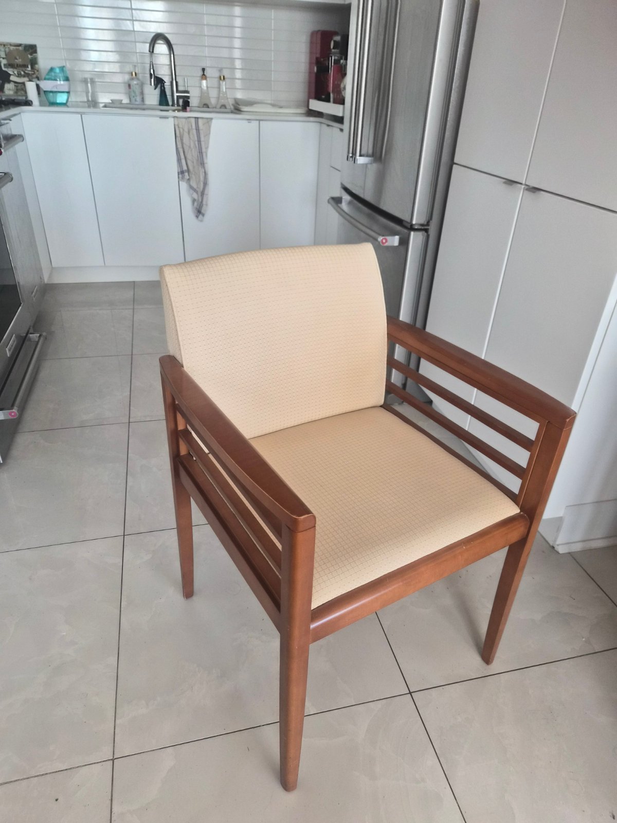 3 Chaises en bois beige