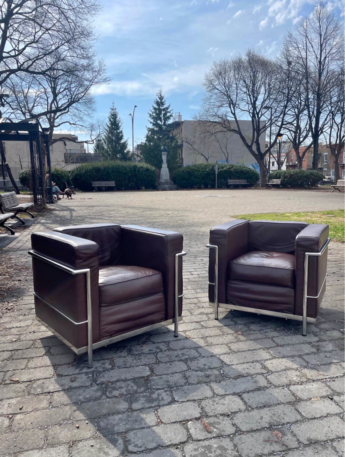 Fauteuils LC2 en cuir
