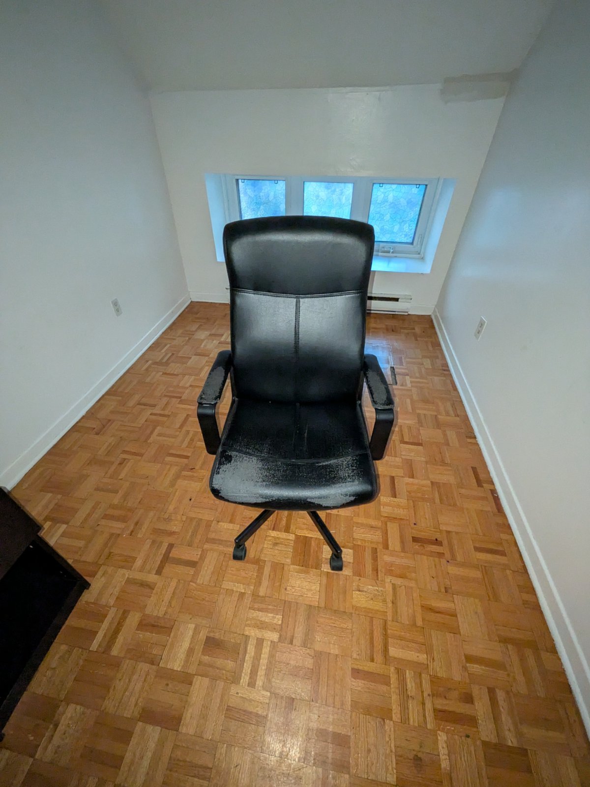 Chaise de bureau noire
