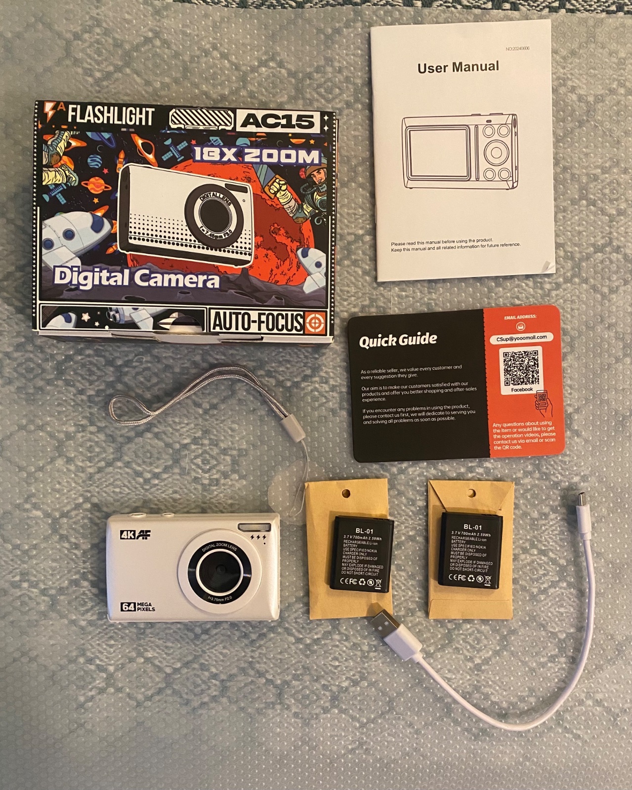 Appareil photo numérique blanc