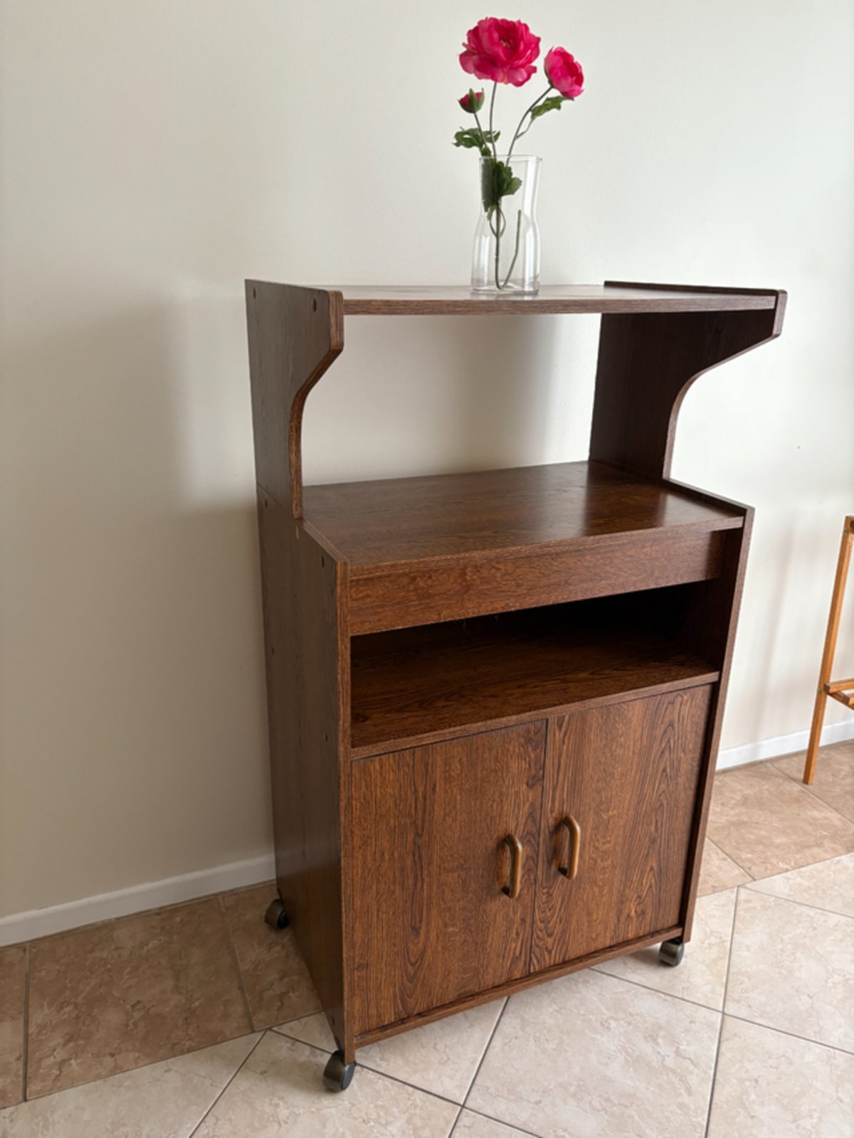 Meuble de rangement sur roulettes